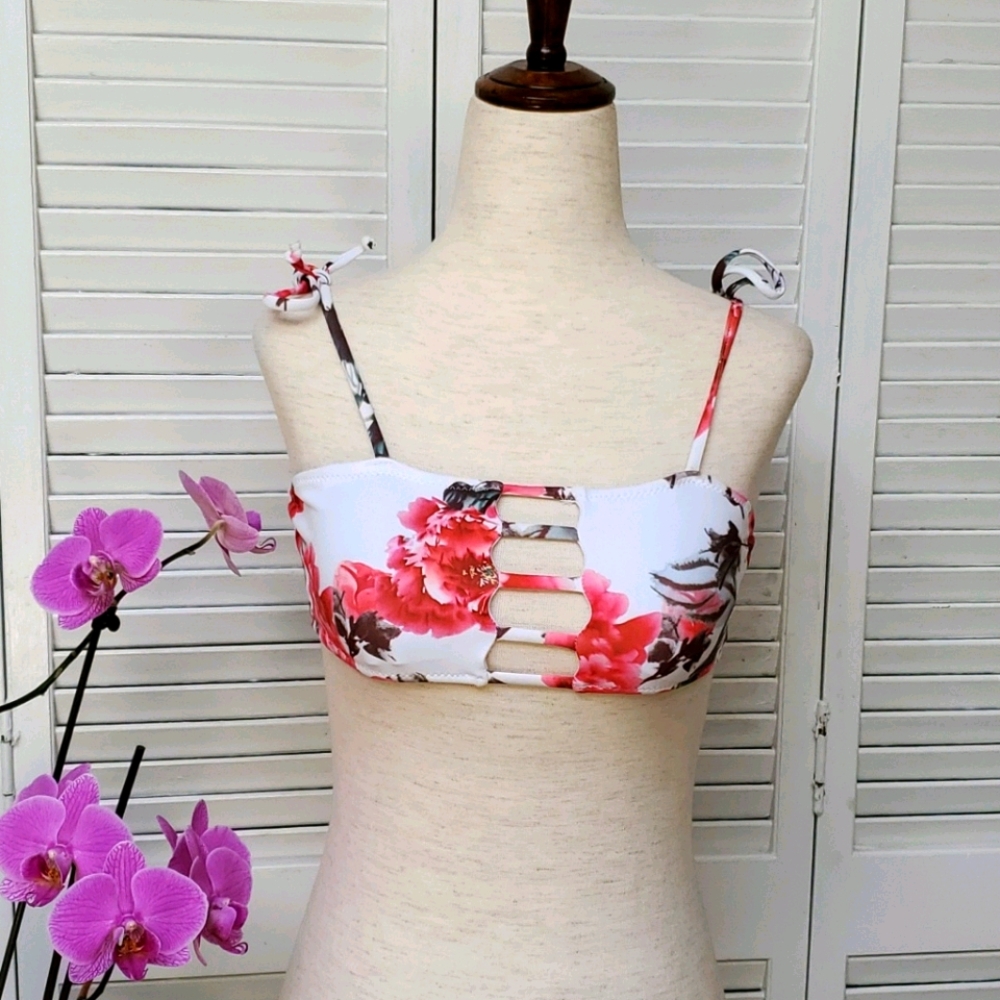Zaful Size 4 Peony String Bikini Top